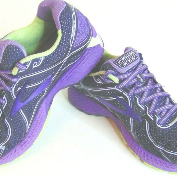 brooks tennis shoes purple